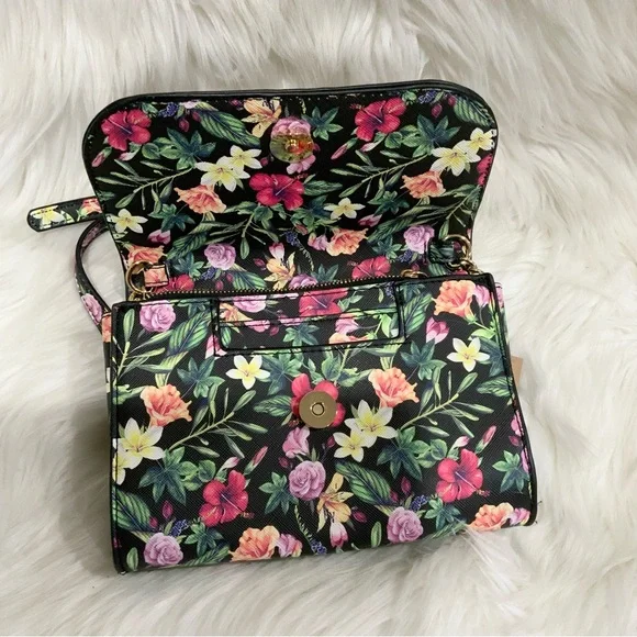 Steve Madden Blynn Black Floral Crossbody Bag - Picture 3 of 4